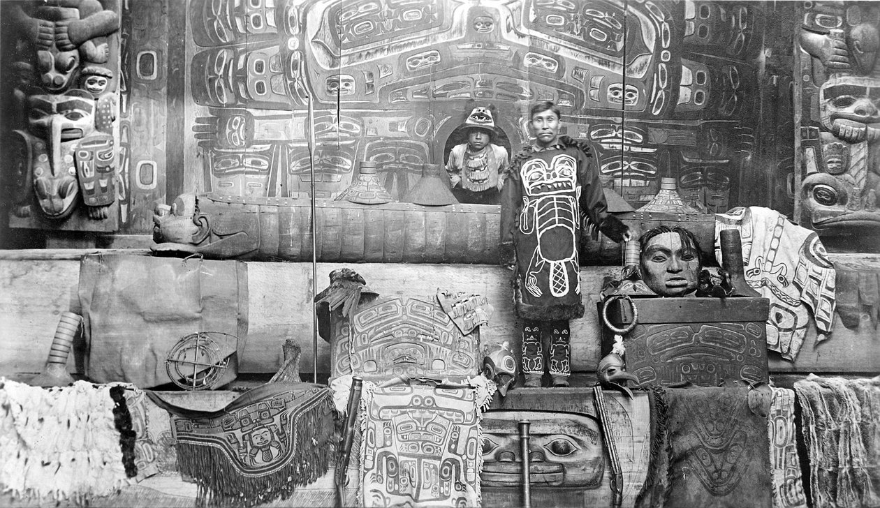 Alaska Kızılderili Şefleri Evi, 1897 by Lloyd Valentine and Pond, Edwin Percy Winter