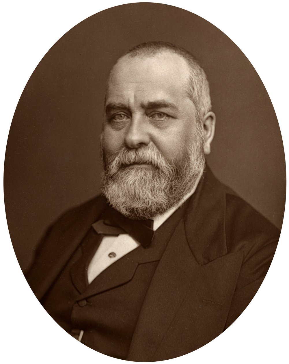 Sir Francis Philip Cunliffe Owen, South Kensington Müzesi müdürü, 1880. by Lock and Whitfield