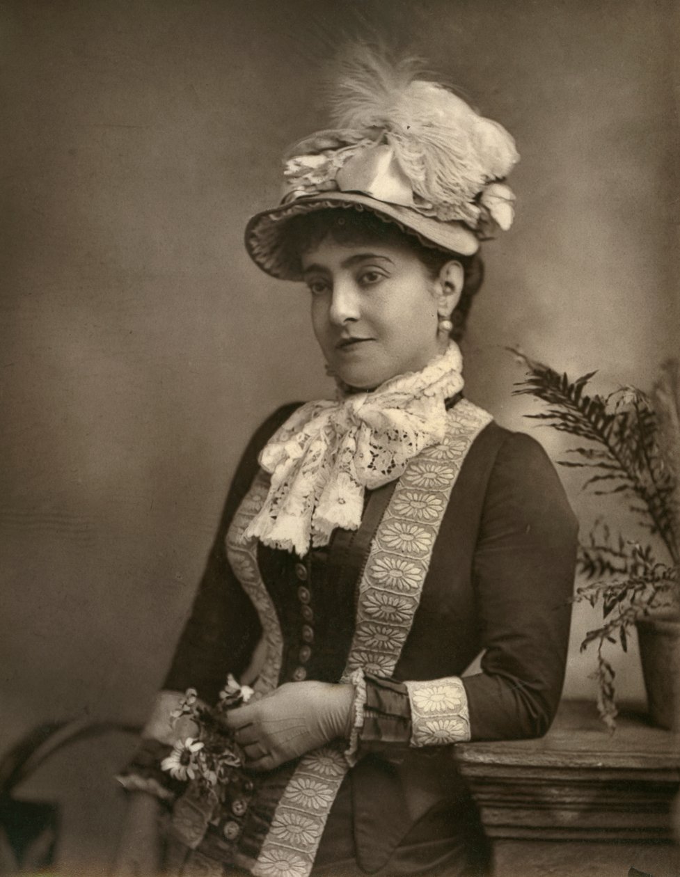 Adelina Patti, İtalyan opera divası, 1882. by London Stereoscopic and Photographic Co