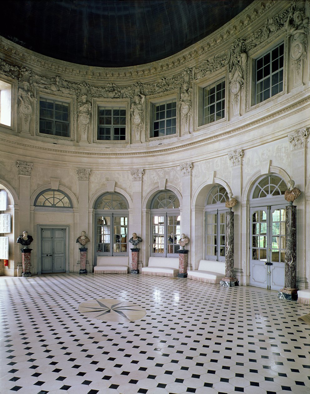 Büyük Salon, 1656-1661 by Louis Le Vau