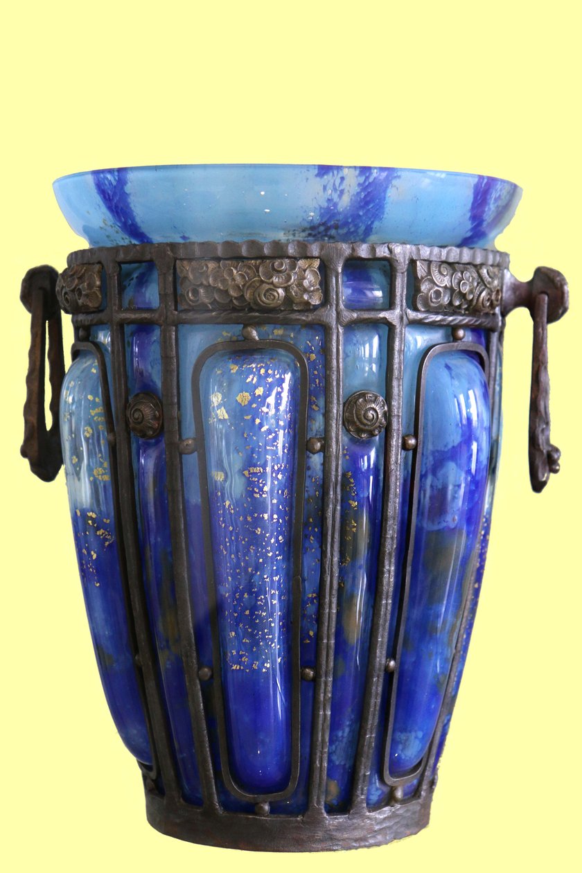 Vazo ve Verren by Louis Majorelle