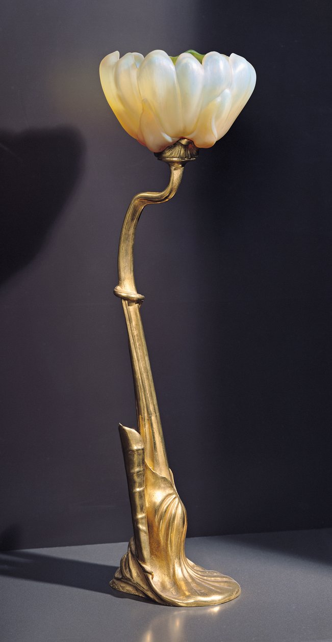 Nenuphar lamba, c.1902 (yaldızlı bronz ve cam) by Louis Majorelle