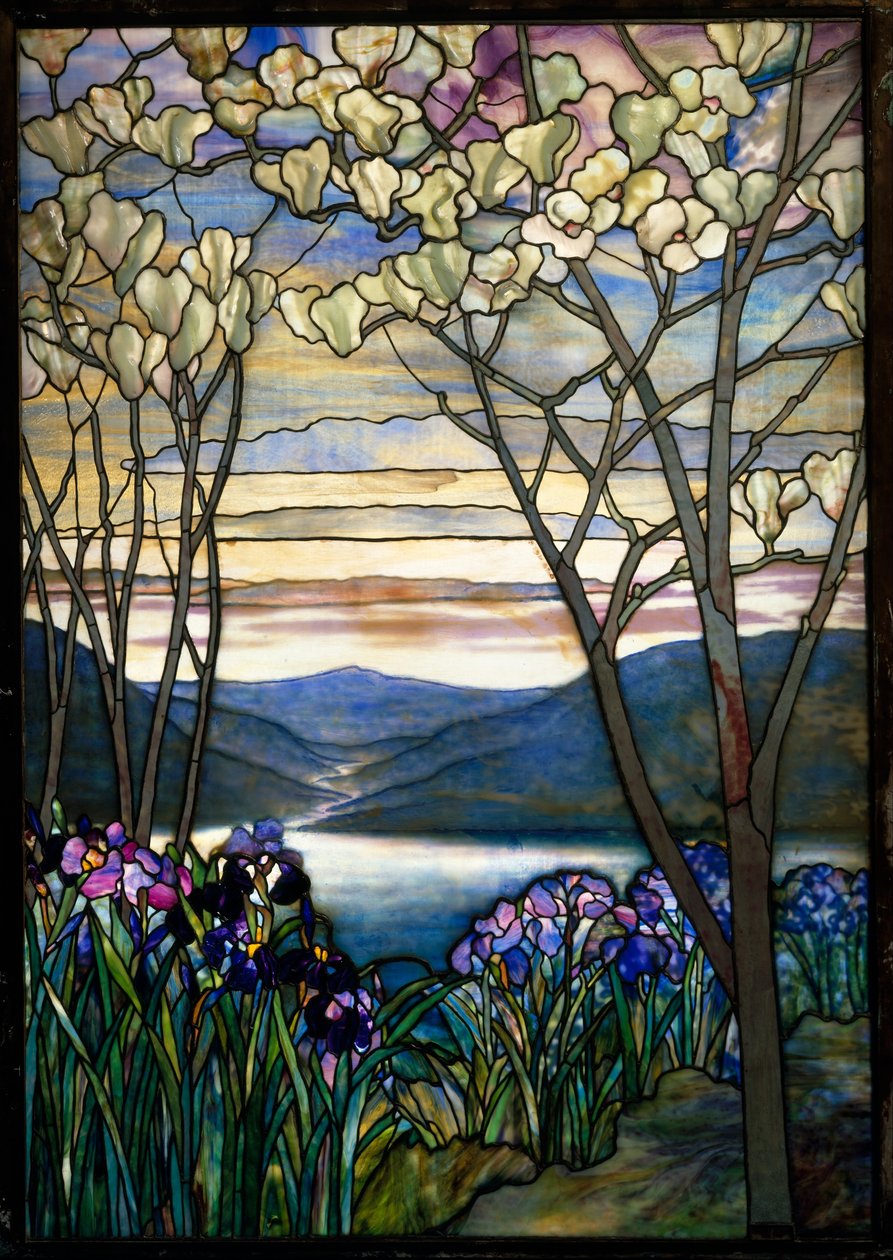 Manolyalar ve Süsenler, c.1908 (kurşunlu Favrile cam) by Louis Comfort Tiffany