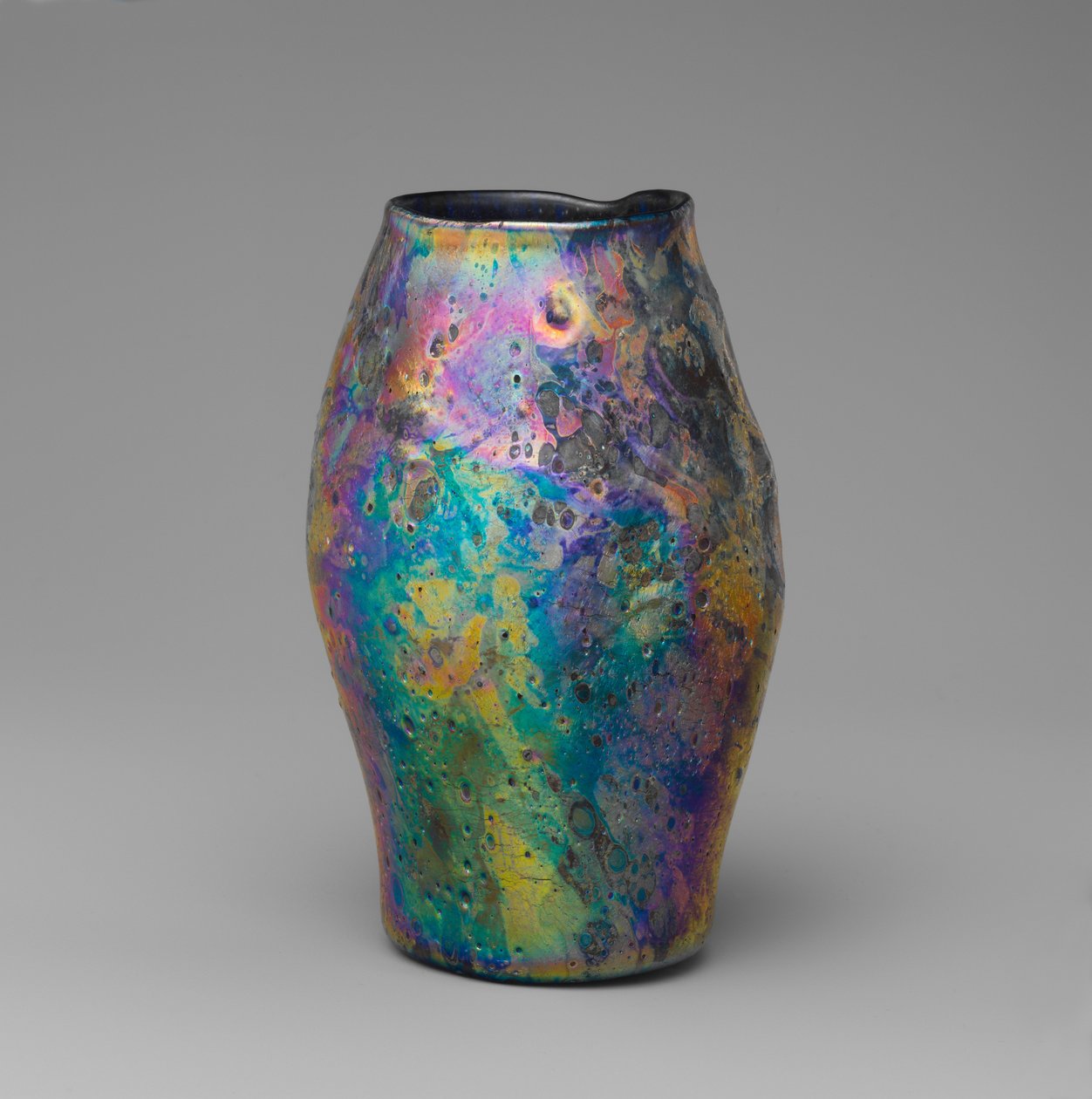 Vazo by Louis Comfort Tiffany