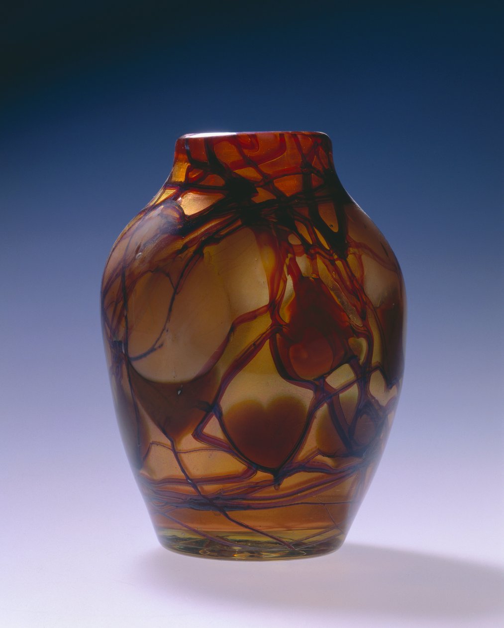 Vazo, c.1914-1918 by Louis Comfort Tiffany