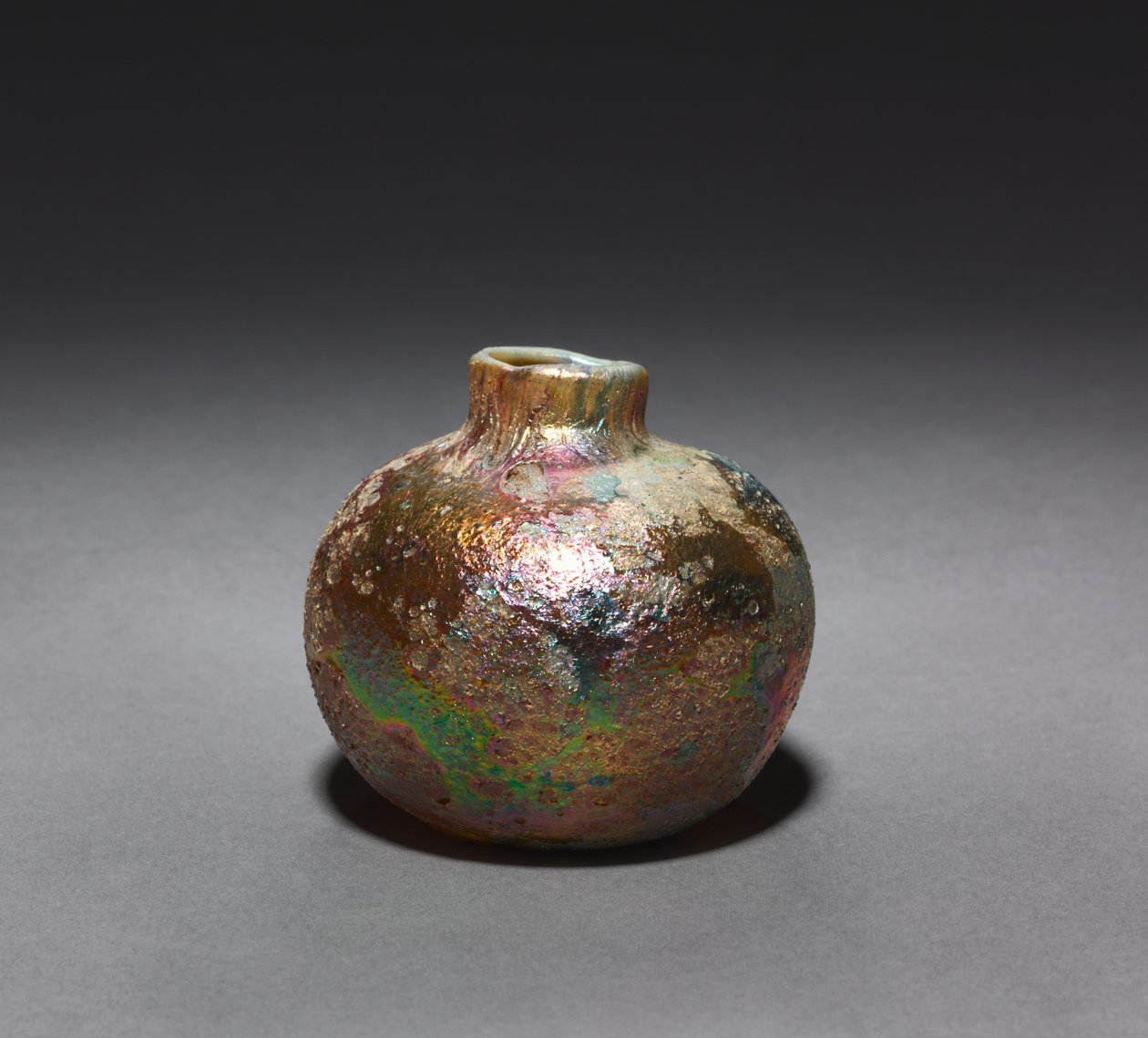 Vazo, c.1916 by Louis Comfort Tiffany
