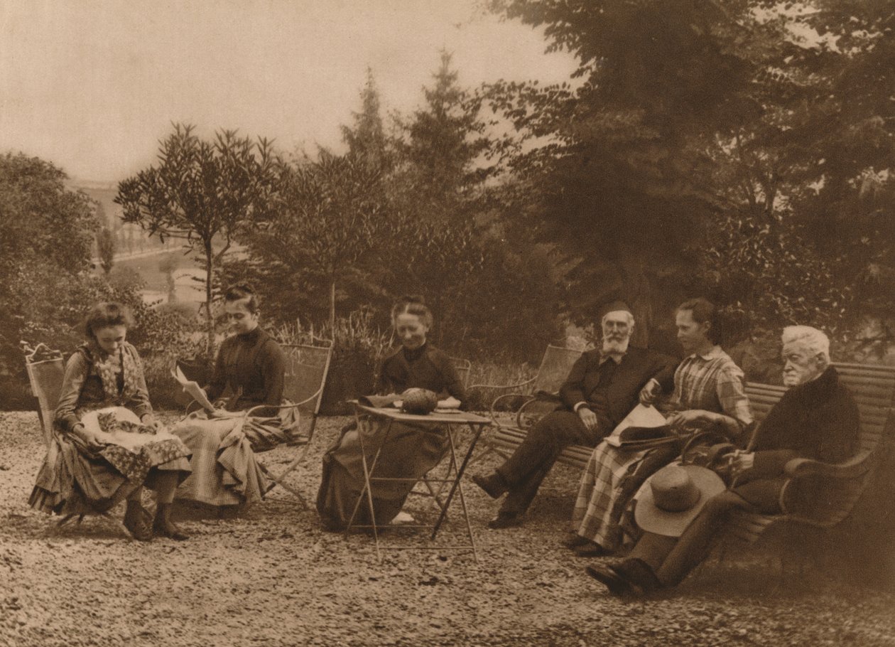 Bir grup erkek ve kadın, bir masanın yanında oturmuş konuşuyorlardı, 1937 by Louis Guichard