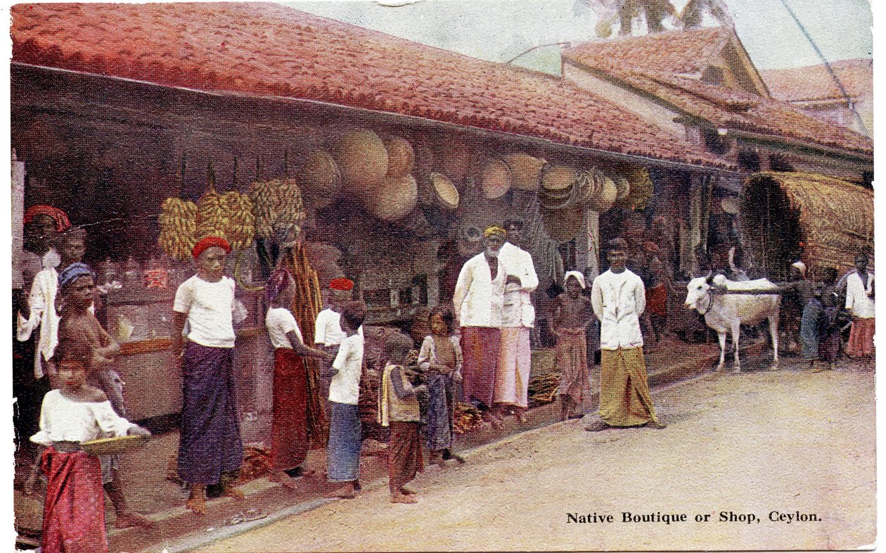 Yerli Butik veya Dükkan, Seylan, c.1900-20 (el ile renklendirilmiş fotoğraf) by Ltd. Ceylon Plâté