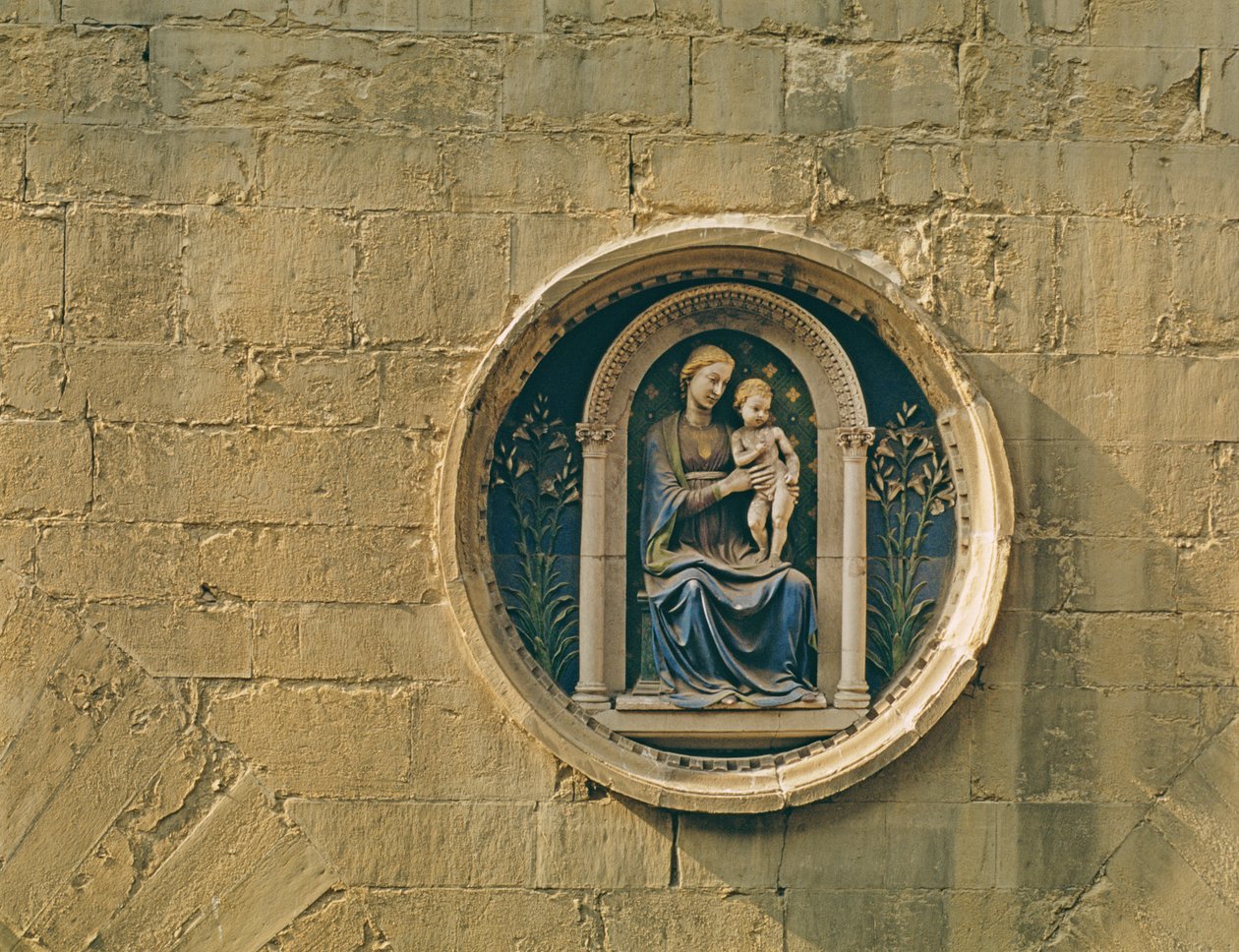Hekimler ve eczacılar loncasının gövdesi, 1464-65 (sırlı pişmiş toprak) by Luca Della Robbia