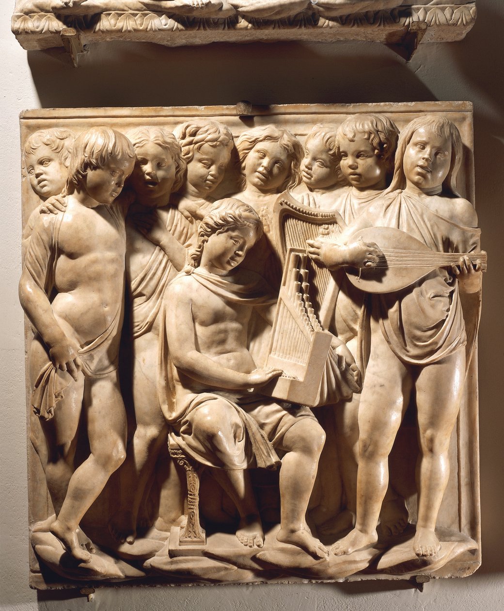 Teller ve orglarla O'nu Övün (Salmo 150, Laudate Dominum), org, arp ve lavta ile şarkı söyleyen çocukların olduğu panel by Luca Della Robbia
