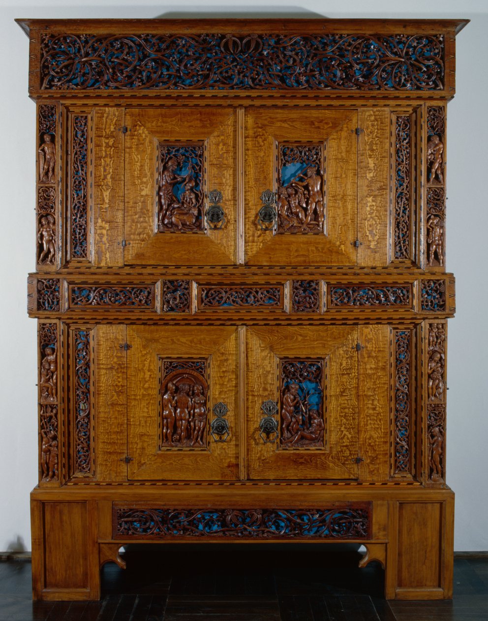 Duerer Dolap, 1510 (ahşap) by Lucas and Duerer, Albrecht Cranach