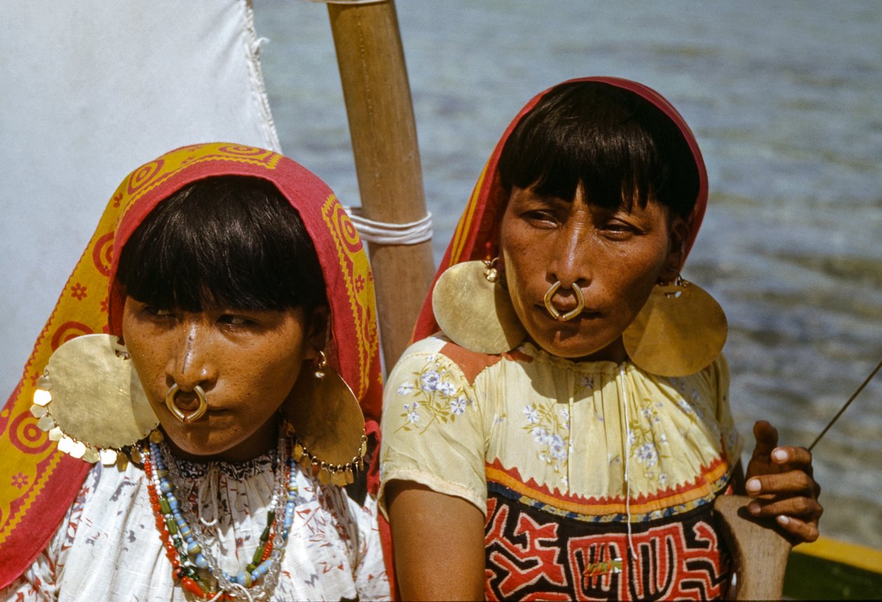  by Luis Marden