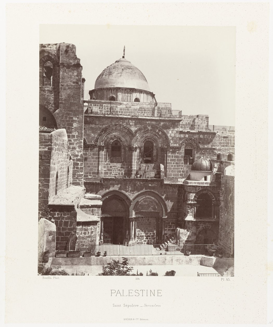 Gezicht op de Saint Sepulcher Kerk in Kudüs (Filistin/Kutsal Kabir - Kudüs) Antik Mimari: Mısır, Yunanistan, Küçük Asya: Fotoğraf Albümü (seri başlığı) by Maison Bonfils