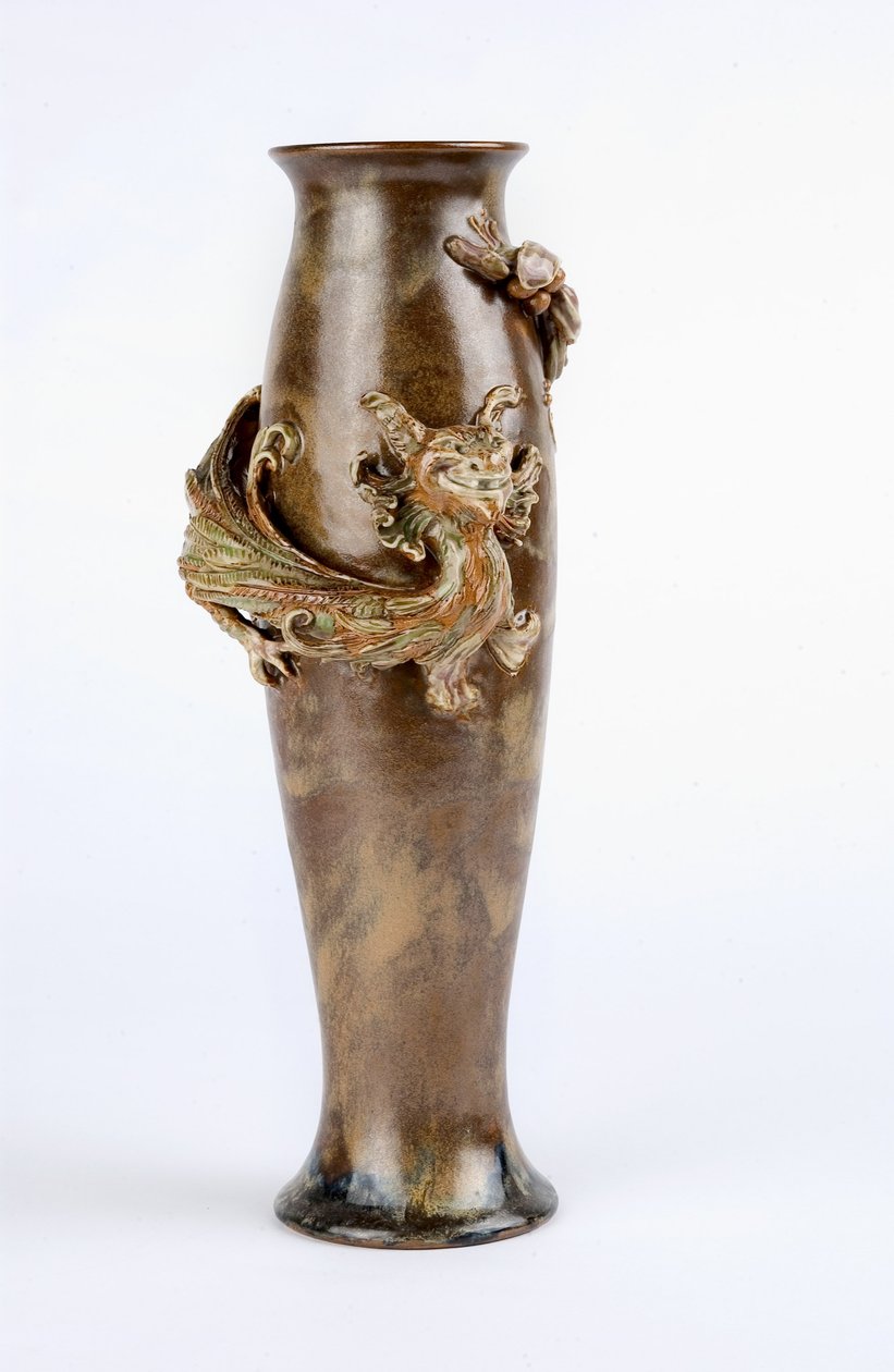 Kalıplanmış ejderha kabartmalı Yeşil ve Kahverengi sırlı vazo, Doulton und Co., Lambeth, c.1905 (taş eşya) by Mark V. Marshall