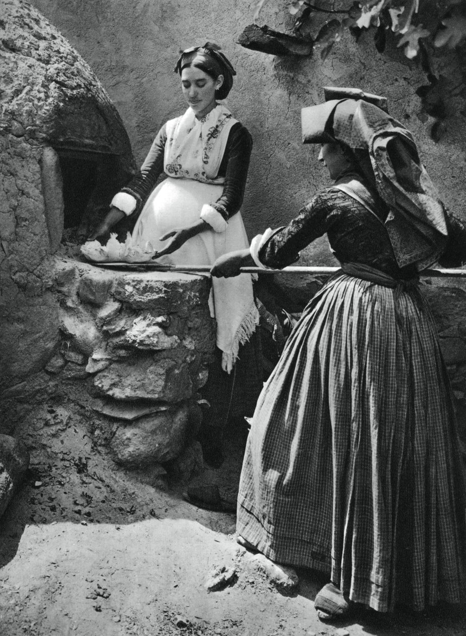 Fırındaki kadınlar, Sardunya, İtalya, 1937. by Martin Hurlimann