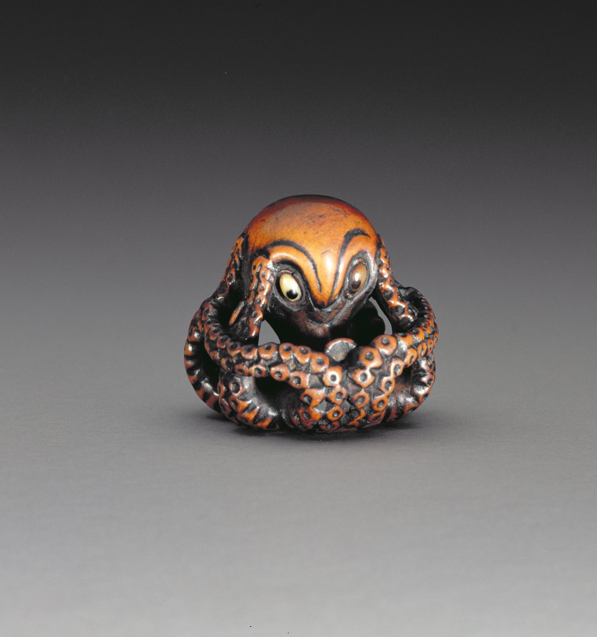 Ahtapot tasvir eden Netsuke, c.1760-70 (ahşap ve işlemeli boynuz) (tersi için bkz. 193822) by Masanao