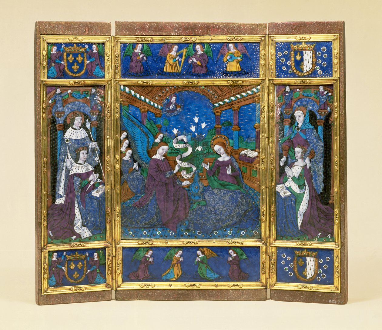 Louis XII (1462-1515) ve Anne de Bretagne (1477-1514) arasında bir Müjde sahnesi ile (panelde emaye) Triptik by Master of the Louis XII Triptych