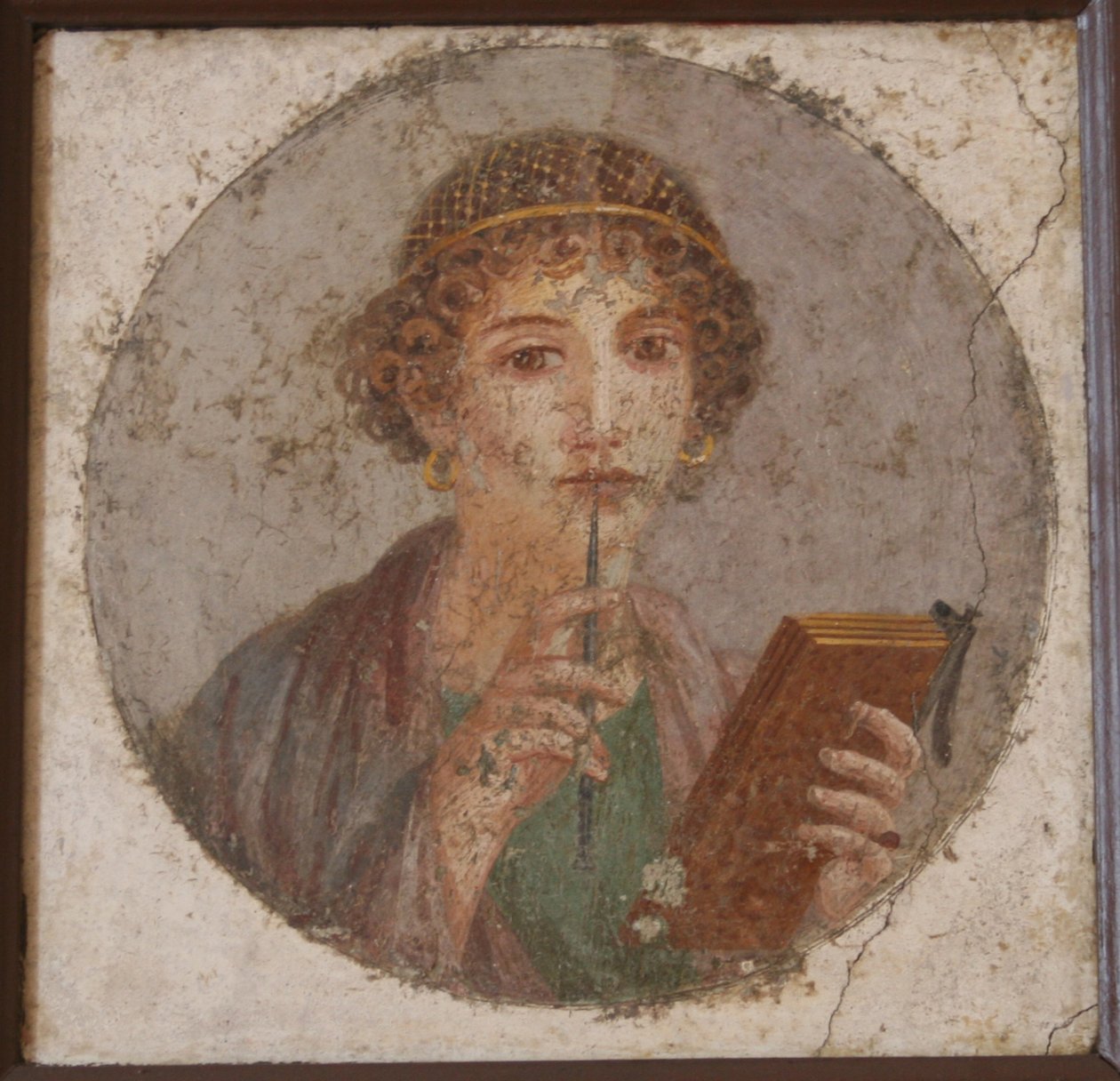 Kitap ve kalemi olan genç bir kadın Sözde Sappho, yaklaşık 50 by Master of Herculaneum