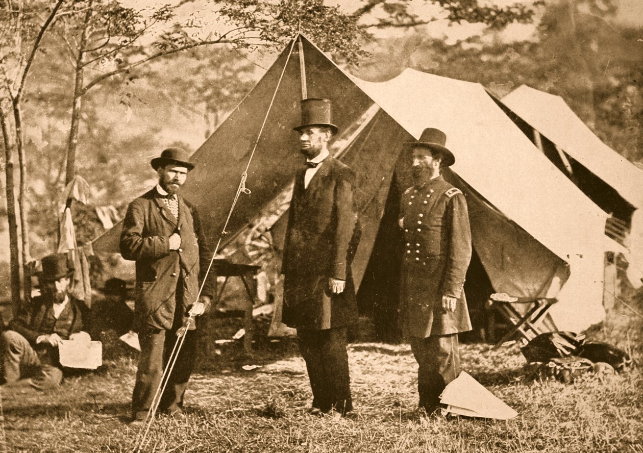 Allan Pinkerton, Başkan Lincoln ve Binbaşı JA McClernand'ın portresi, 1862 (sepya fotoğrafı) by Mathew B. Brady