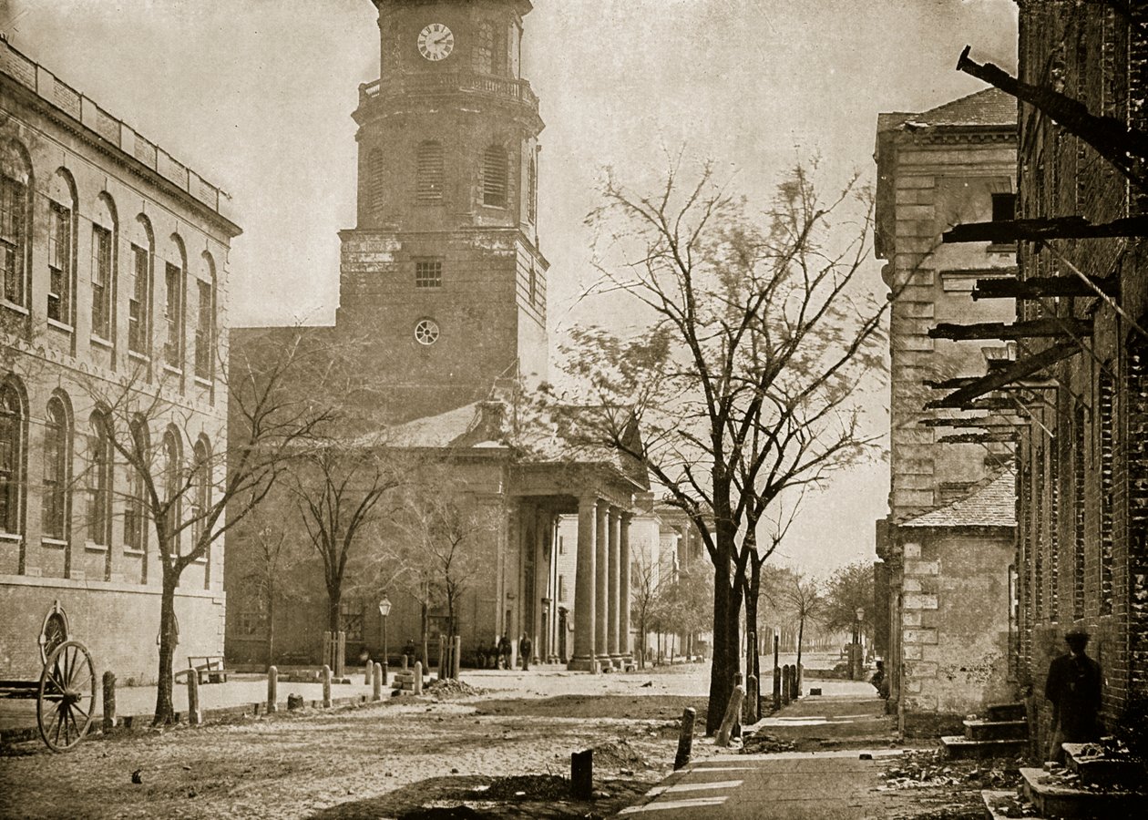 Bombardımandan sonra St. Michael Kilisesi, Charleston, Güney Karolina, 1861-65 by Mathew B. Brady