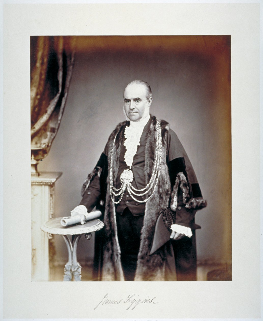 James Figgins, Londra Şerifi, ürkütücü kostümlü, c1865 by Maull and Co