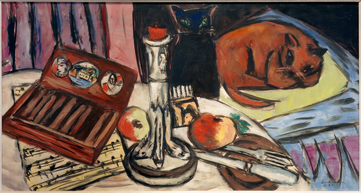 Gümüş bir şamdanla natürmort (kedilerle natürmort) by Max Beckmann