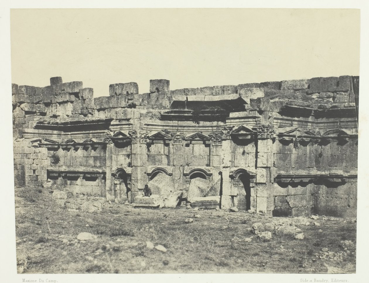 Baalbeck, Interior of the Enclosure of the Enclosure of the Temples of the Sun and Jüpiter, Suriye, 184951, basılmış 1852. by Maxime Du Camp