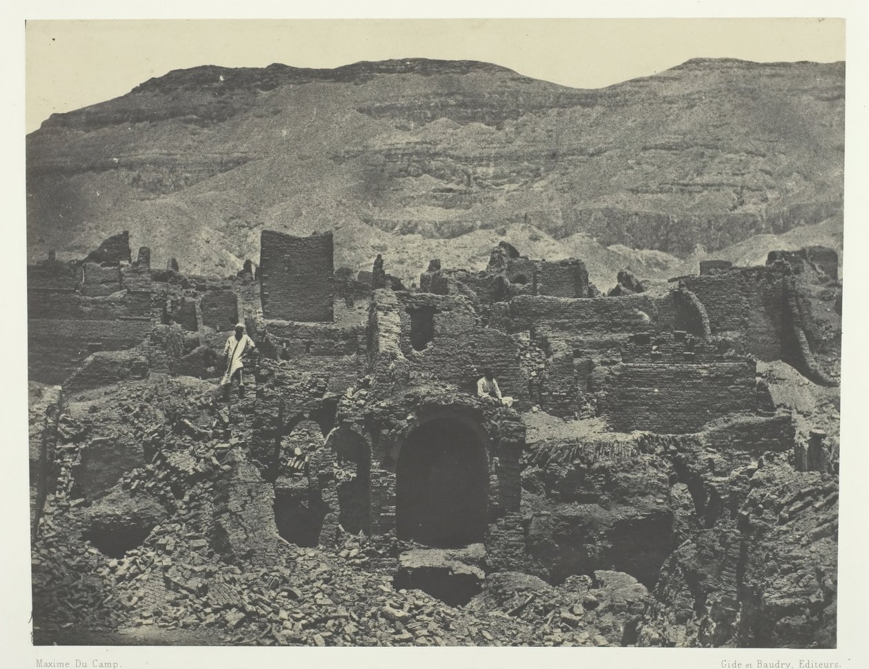 Medinet-Habou, Papa Şehri Harabeleri, Thebes, 184951, 1852 basılmış. by Maxime Du Camp