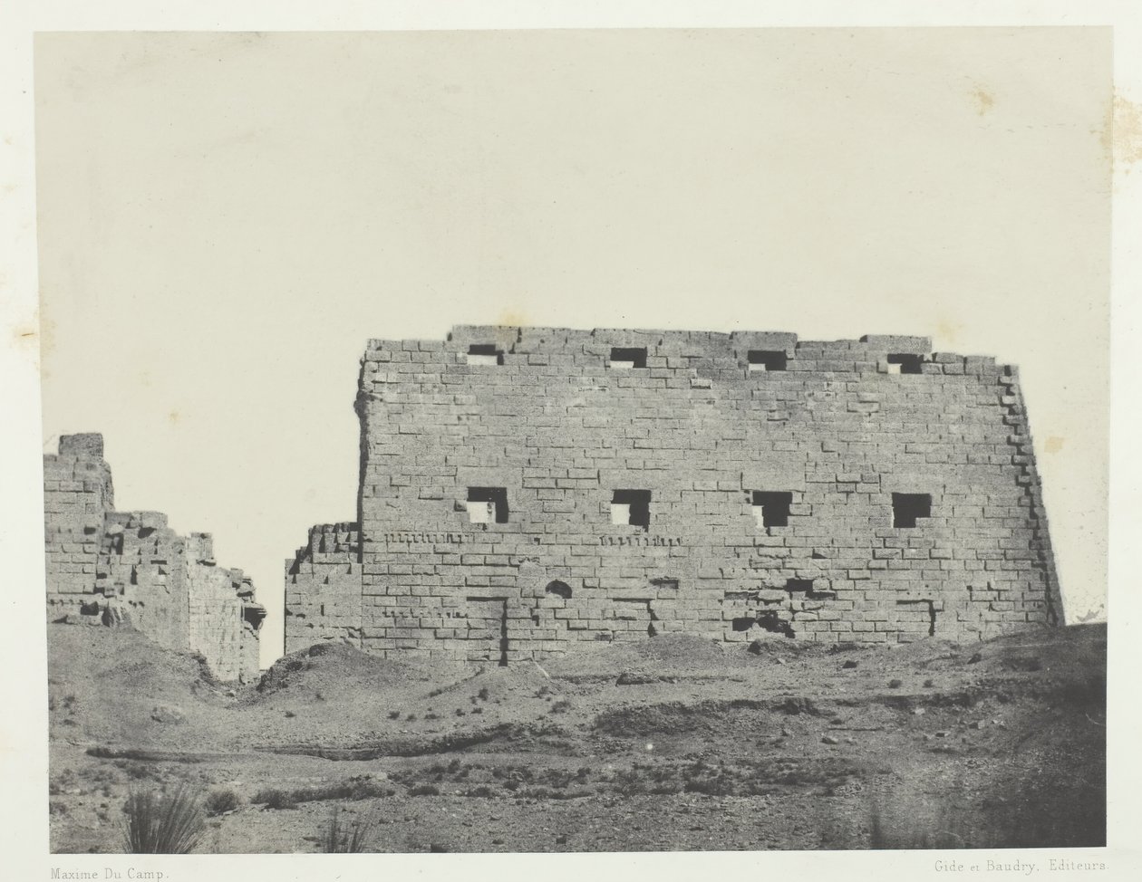 Karnak Sarayı, Güney-Batı Büyük Pylones, Teb, 184951, 1852 basılmıştır. by Maxime Du Camp