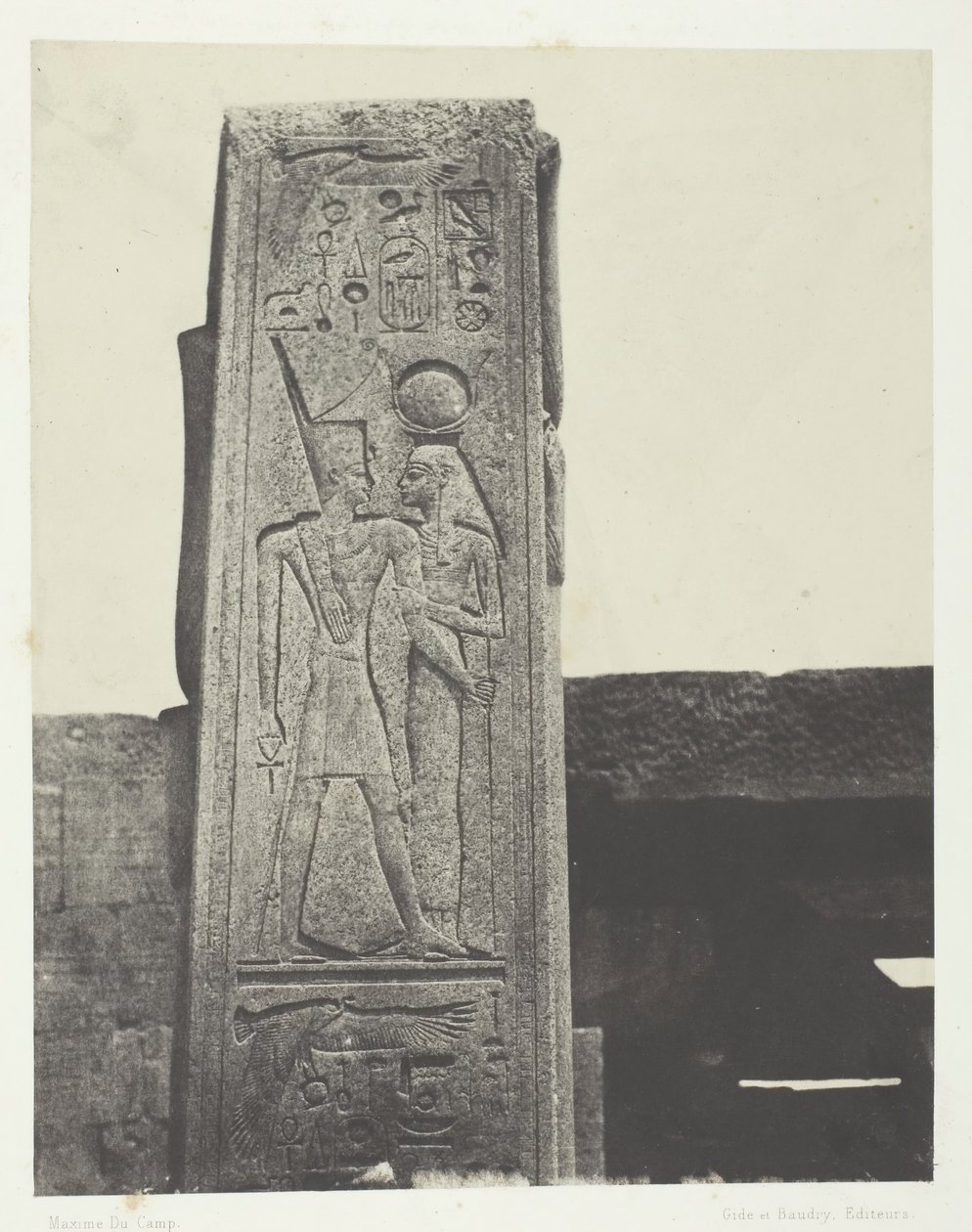 Karnak Sarayı, Granit Kutsal Alanından Önce Sütun, Thebes, 184951, 1852 basılmış. by Maxime Du Camp