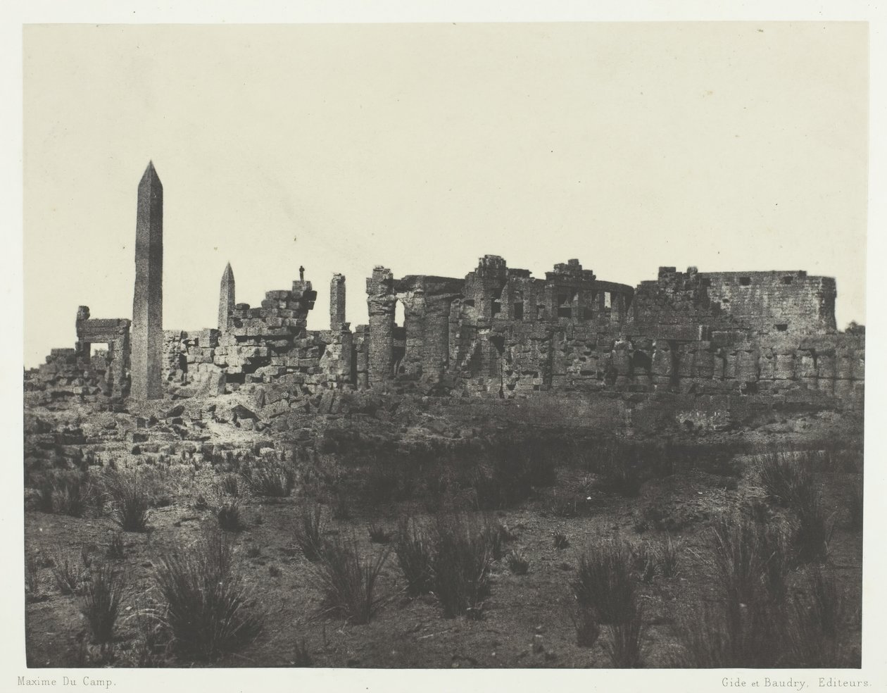 Karnak Sarayı, Harabelerin Genel Görünümü, Kuzeye Alınmış, Teb, 184951, 1852 basılmış. by Maxime Du Camp