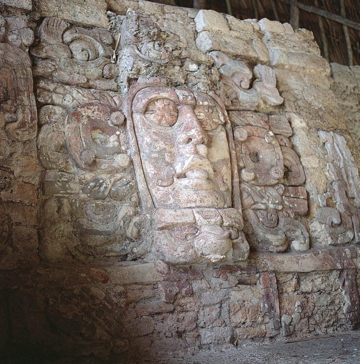 Mimari Maske, Mascarones Tapınağı, Kohunlich, Yucatan Yarımadası, Meksika Erken Klasik Dönem (MS 300-600) (taş ve sıva) by Mayan