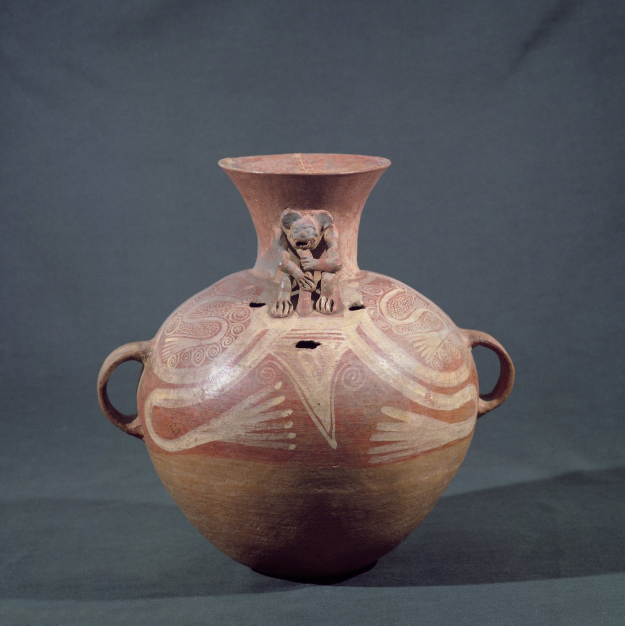 Utatlan (Cumarcaaj), Kiş, Guatemala, Orta Amerika, Klasik Sonrası Dönem (pişmiş toprak) delikli cenaze vazosu by Mayan
