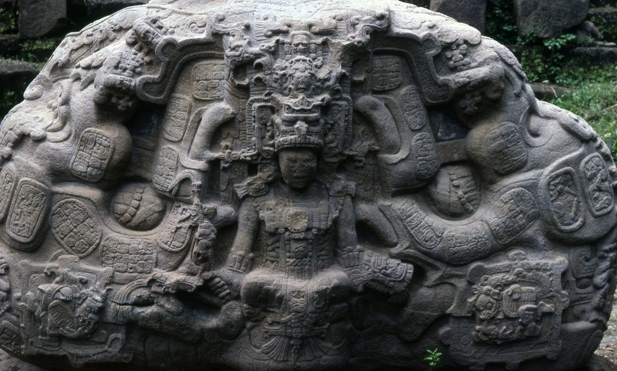 Zoomorfik taş P, Geç Klasik dönem (MS 600-900) by Mayan