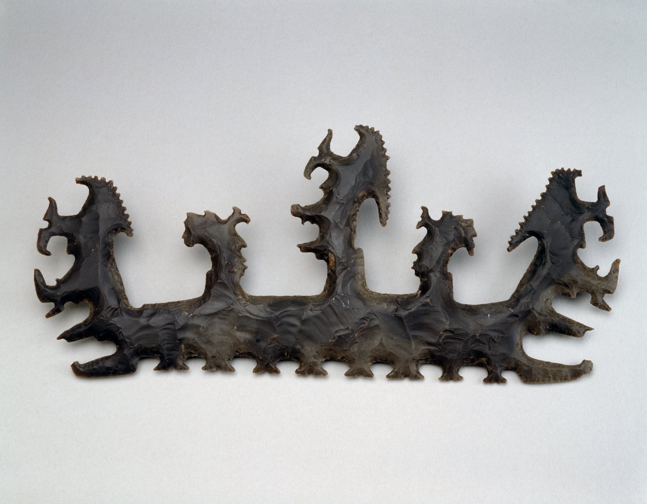 Canavar Kafalı Kanoda Tanrı K ve İki Lord ile Tören Flint, Guatemala, Geç Klasik, 550-800 (çakmaktaşı) by Mayan