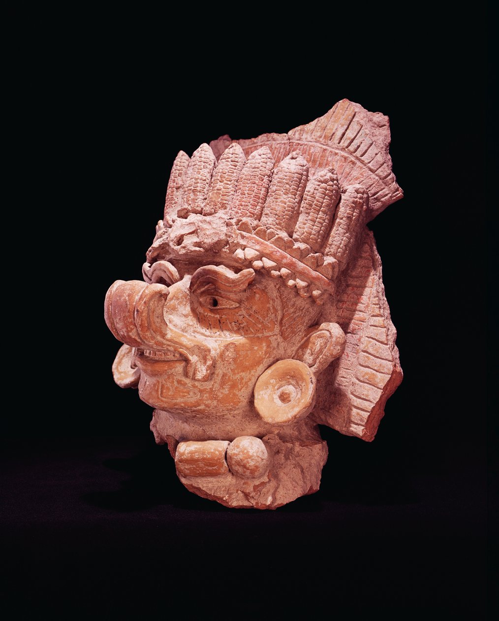 Maya mısır tanrısının başı, Oaxaca, MS 500 civarı (toprak çömlek) by Mayan