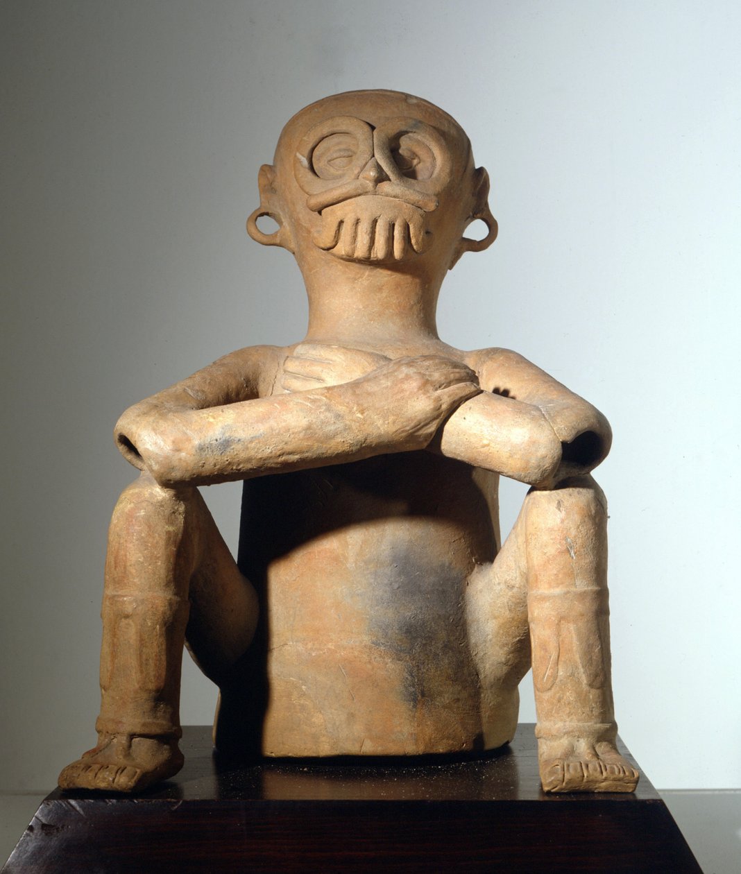 Côte du Golf (Maya) Sanatı. Beyaz Dünya, Vera Cruz eyaleti, Meksika. Pişmiş toprakta yağmur tanrısı (250 - 550). by Mayan Mayan