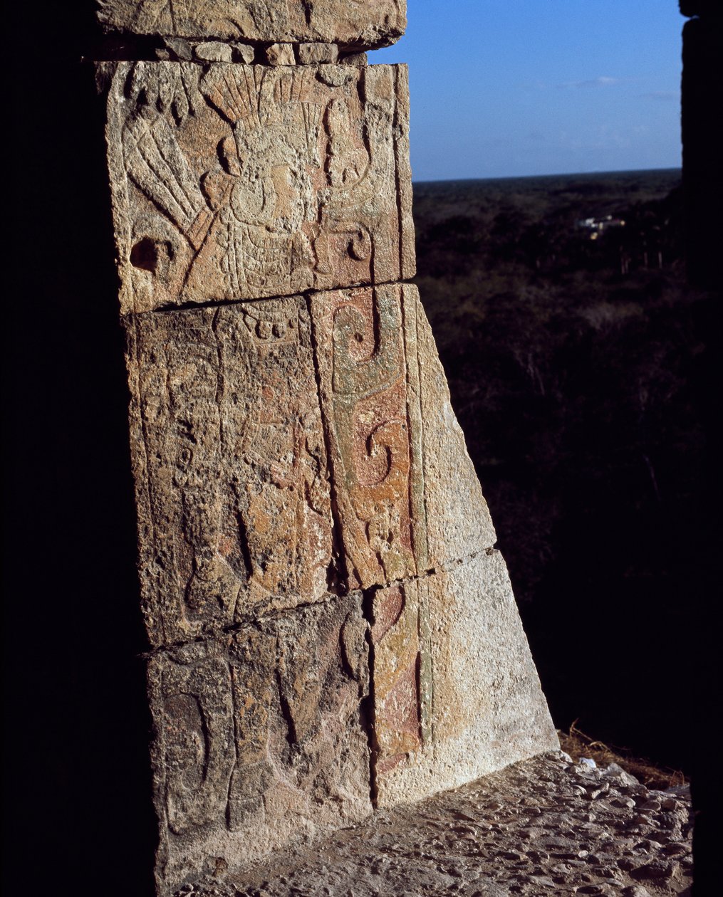 Bir savaşçının frizinin detayı, El Castillo by Mayan Mayan