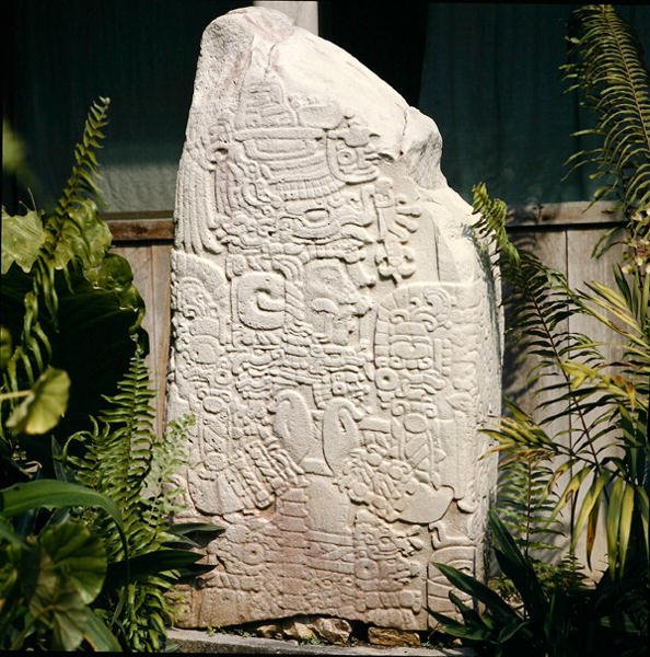 Tikal Stel 2, Erken Klasik Dönem (MS 300-600) (taş) by Mayan Mayan