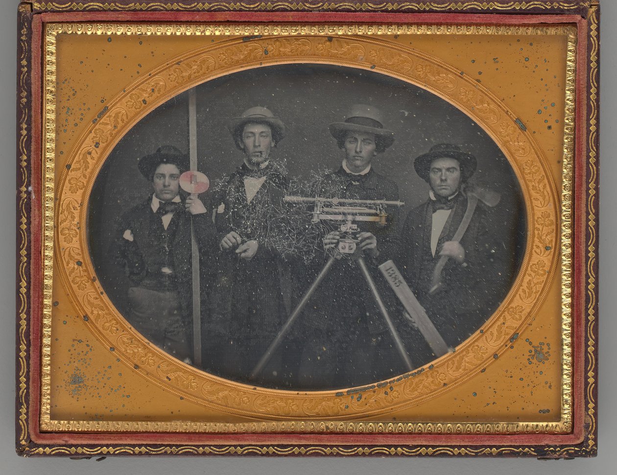 Sörveyörlerin İsimsiz Grup Portresi, 1855. by McDonell and Co.