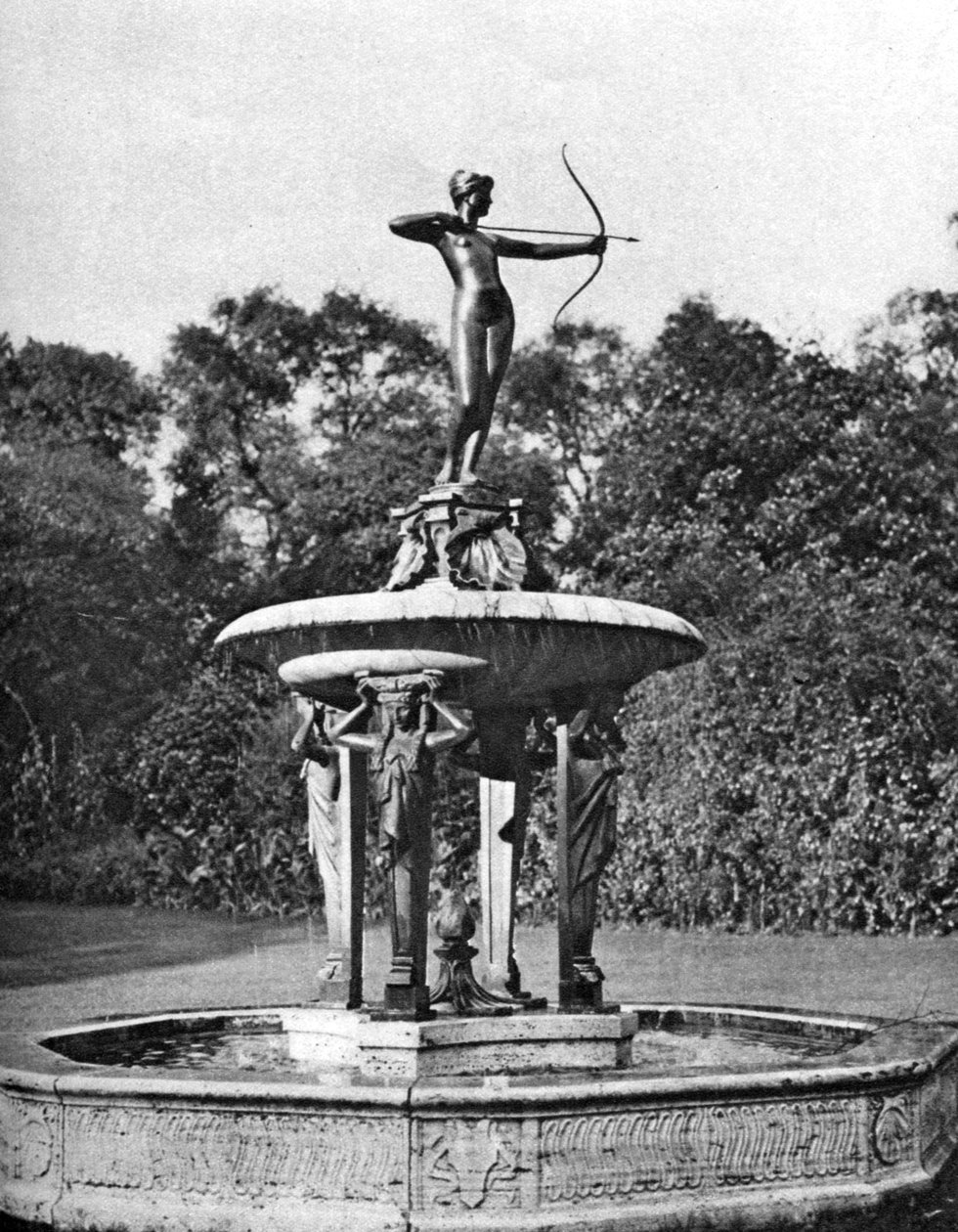 Artemis çeşmesi, Hyde Park, Londra, 1926-1927 by McLeish