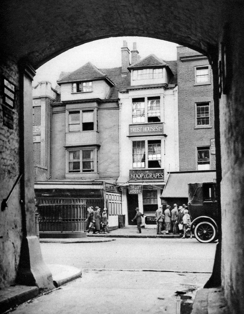 Aldgate, Londra, 1926-1927