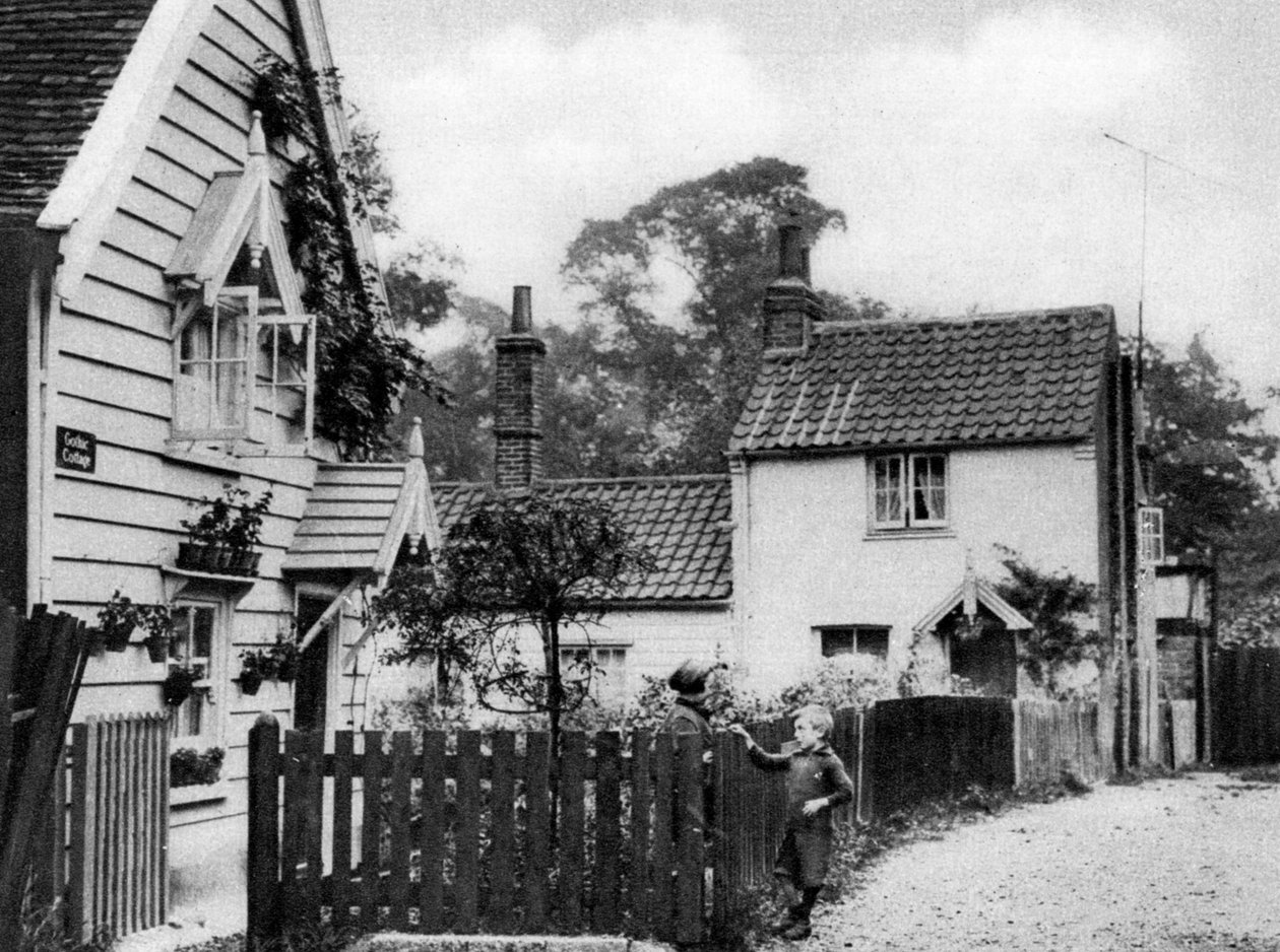 Hadley Green, Londra, 1926-1927 tarafından ahşap kulübeler. by McLeish