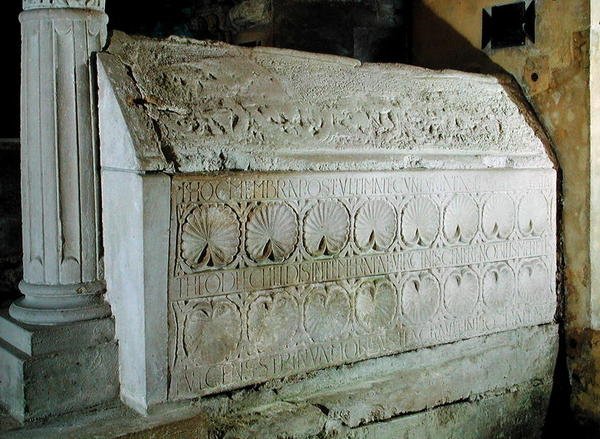Cenaze mahzeninde Abbess Theodechilde