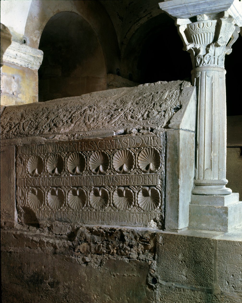 Merovenj sanatı: Abbess Theodechilde