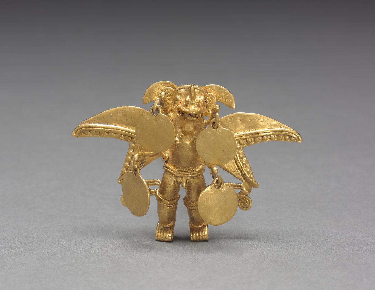 Kanatlı Figürlü Kolye, c. 1000-1550 (döküm ve dövülmüş altın) by Mesoamerican Mesoamerican