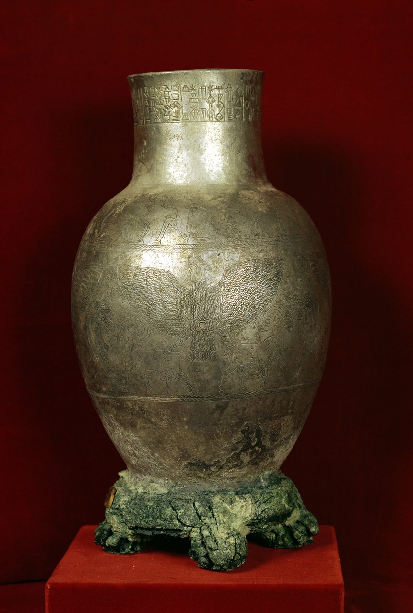 ಟೆಲ್ಲೋ (ಪ್ರಾಚೀನ ಗಿರ್ಸು) ಸಿ.2400 BC (ತಾಮ್ರ ಮತ್ತು ಬೆಳ್ಳಿ) ಟರ್ಕ್‌ನಿಂದ ನಿಗಿರ್ಸು ದೇವರಿಗೆ ಎಂಟೆಮೆನಾ ಅರ್ಪಿಸಿದ ಹೂದಾನಿ by Mesopotamian
