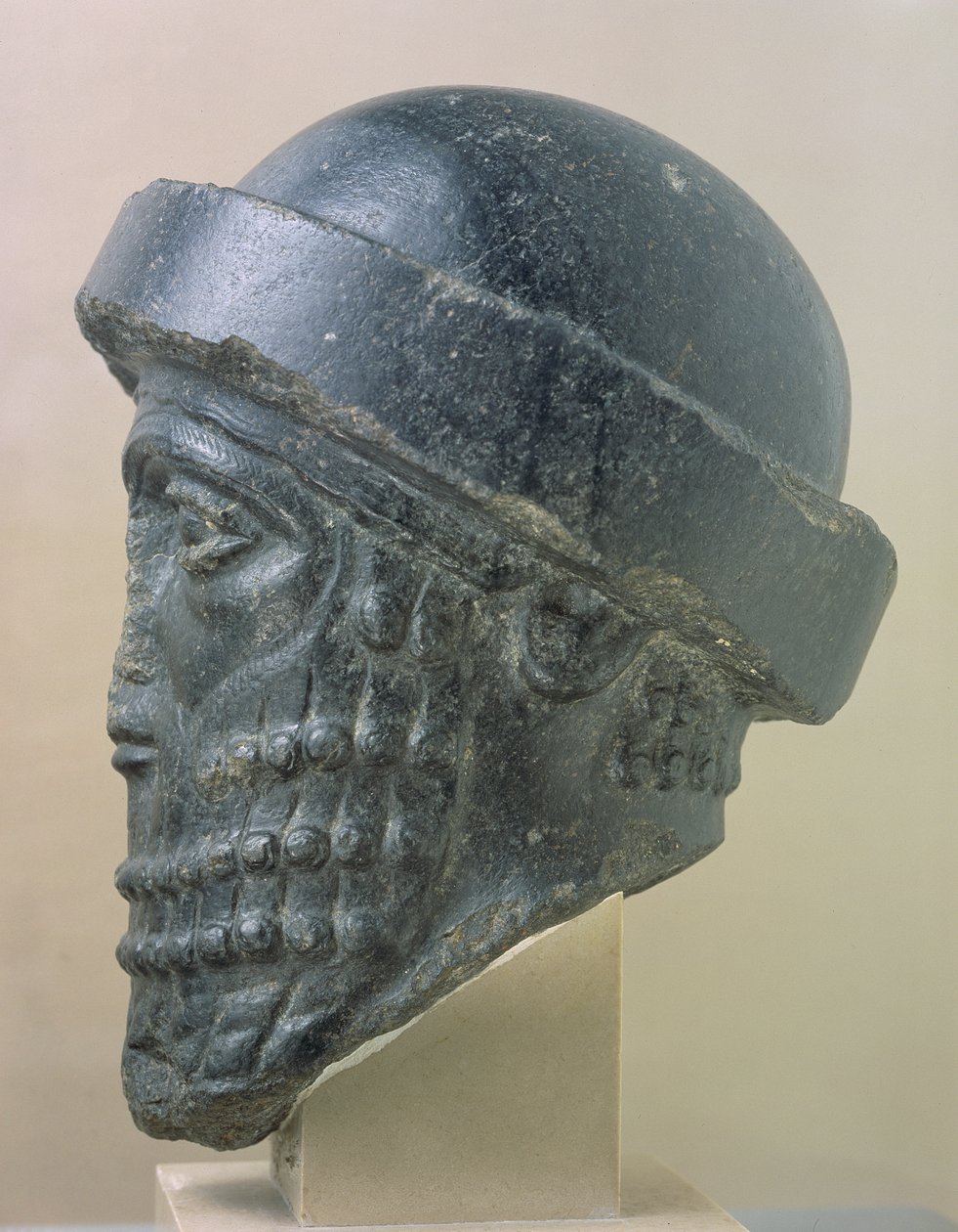 Kraliyet başı, Hammurabi Başkanı olarak bilinir, Susa, İran, 2. binyılın başı, MÖ 1750 M.Ö. (diyorit) by Mesopotamian