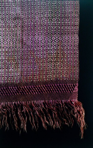 19. yüzyılın sonlarında bir rebozo detayı (ipek, pamuk, doğal boyalar ve altın iplik) by Mexican School