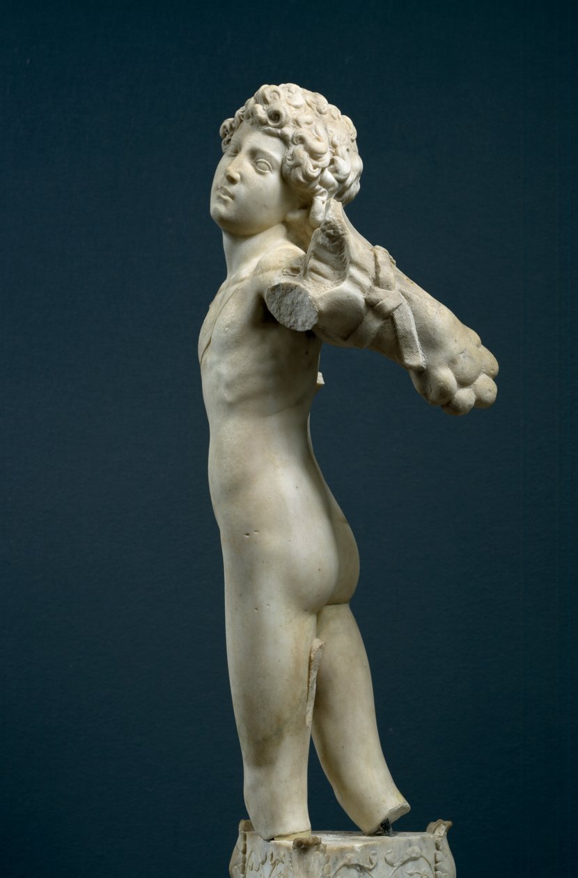 Genç okçu, c.1490 (mermer) by Michelangelo Buonarroti